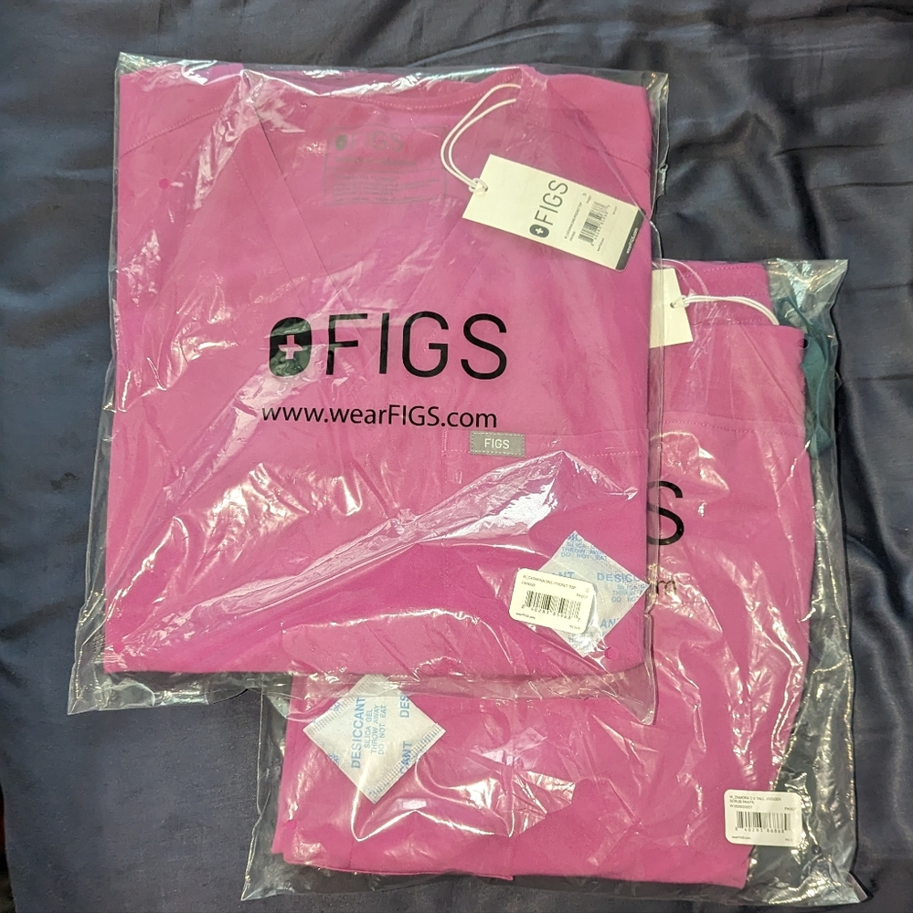Figs Bright Fuchsia Scrubs Set NWT